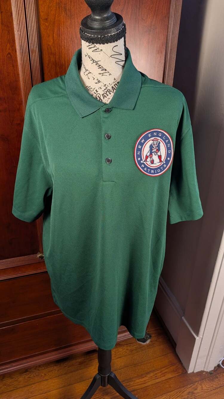 Nike New England Patriots Embroidered patch Polo Shirt large Nike